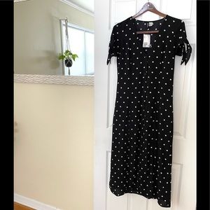 NWT GORGEOUS BLACK AND WHITE MIDI DRESS WITH SLITS IN FRONT